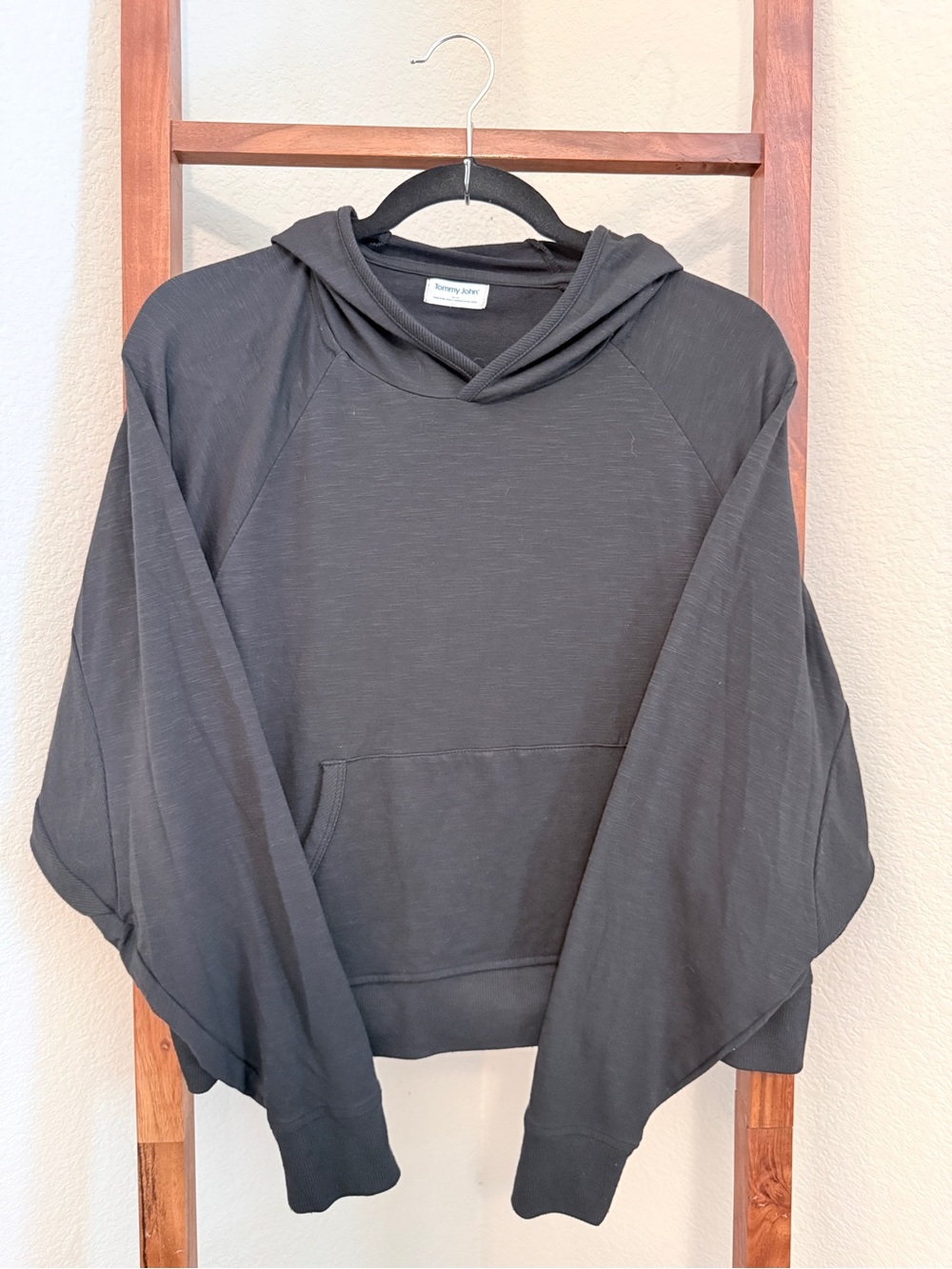 Tommy John Women's Cropped Lounge Pullover Hoodie Black Size Medium